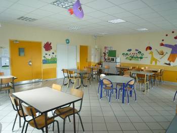 Salle de restauration de l'école Hubert Bodin à Sommervieu